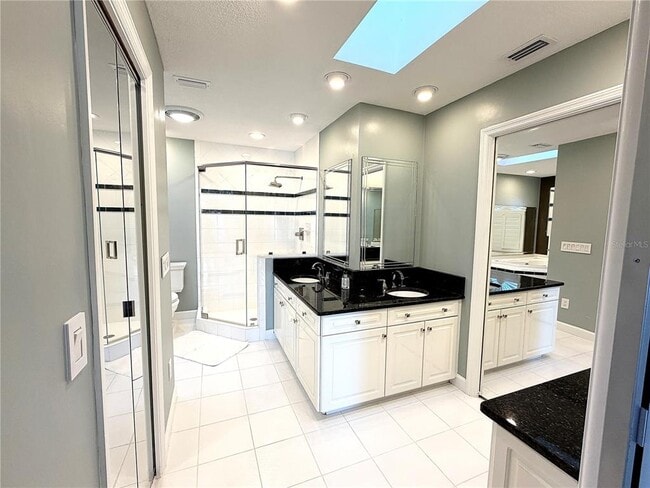 Building Photo - 615 Harbor Is