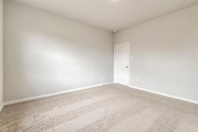 Building Photo - 401 San Miguel Crk Dr