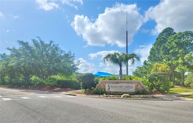 Building Photo - 4 bedroom, 2 bathroom home located in Stoneybrook