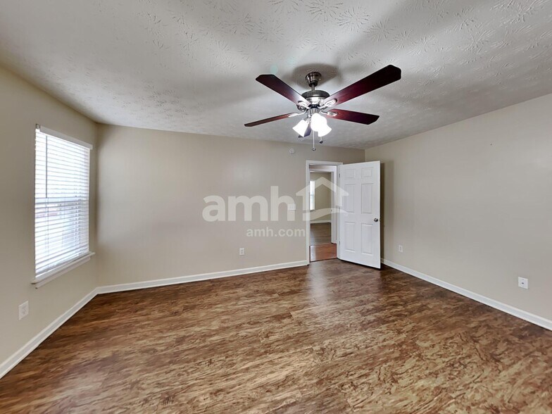 Building Photo - 2279 Halcyon Way