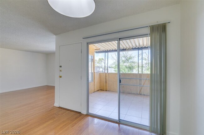 Building Photo - 1404 Santa Anita Dr
