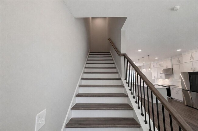 Building Photo - 1375 Walking Wy