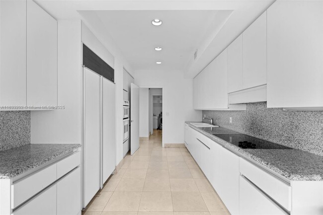 Building Photo - 9601 Collins Ave