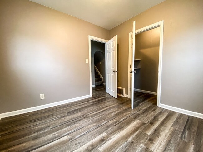Building Photo - 3 bedroom single family