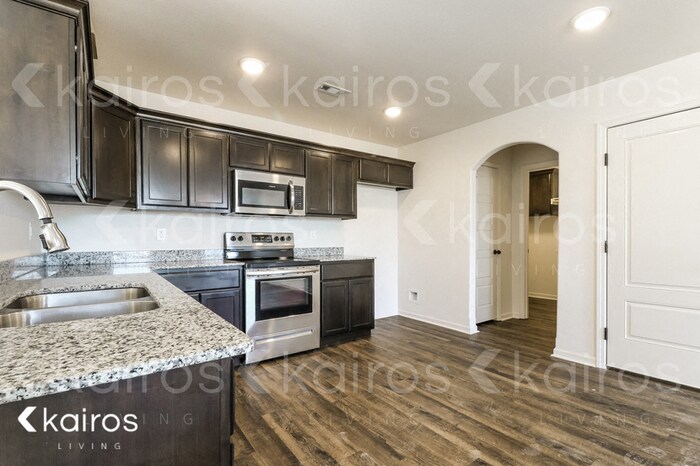 Building Photo - 803 Granite Cir SW