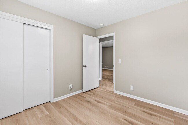 Building Photo - 5106 N 128th St