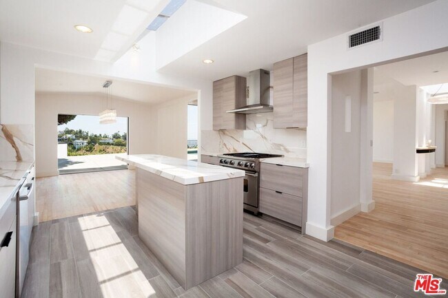 Building Photo - 1622 Tower Grove Dr