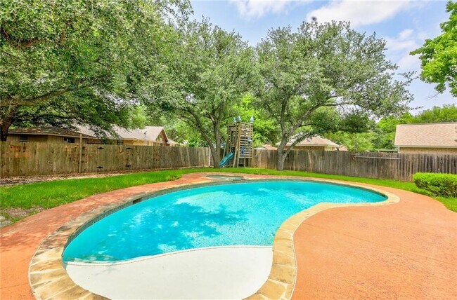 Building Photo - 507 San Jacinto St