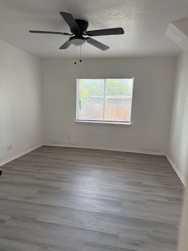 Building Photo - Newly Renovated Beautiful Home Close to So...