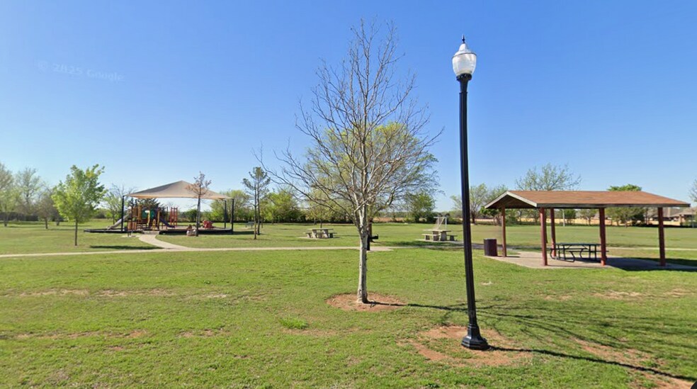 Building Photo - 3007 Pescara Dr