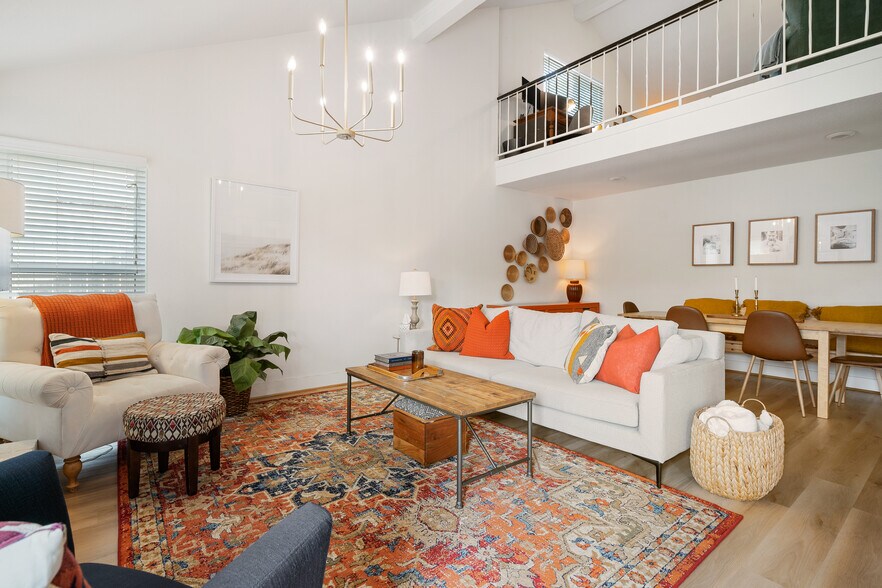 Building Photo - 5602 Greenhill Forest Dr