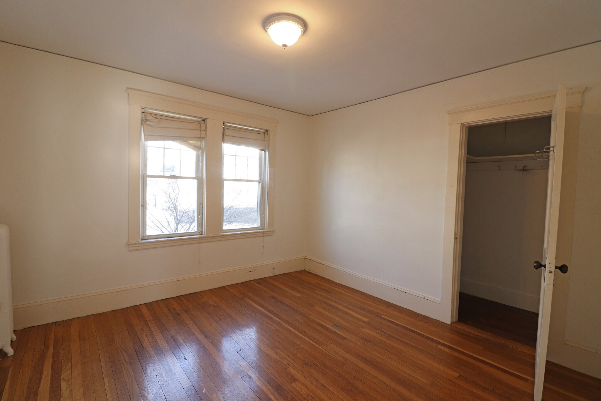 Building Photo - 54 Maplewood St