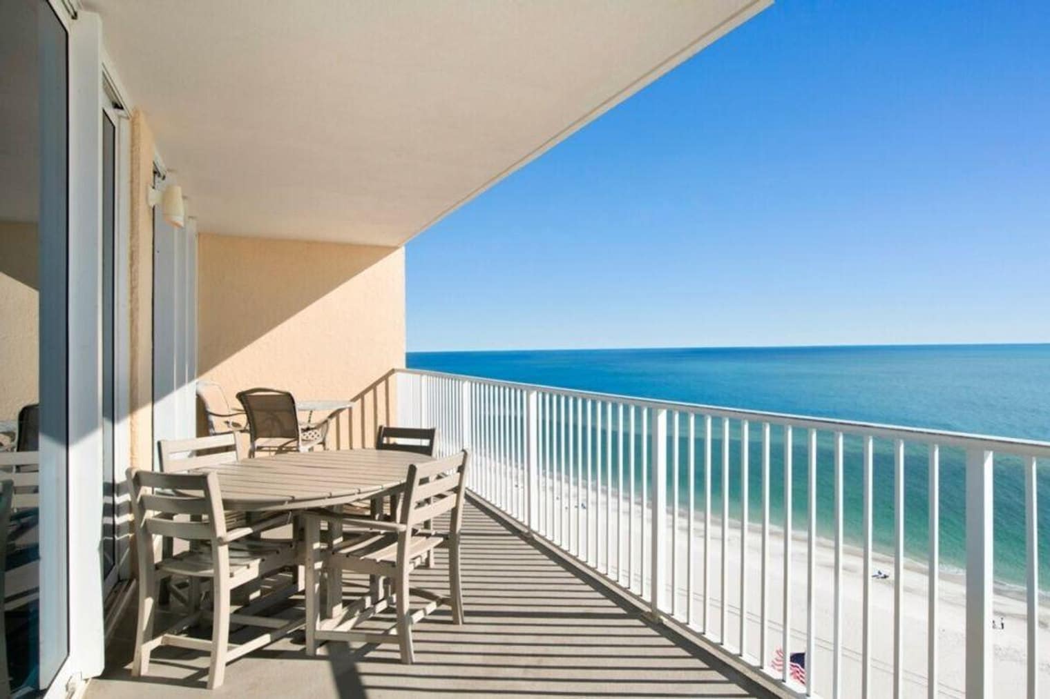 Building Photo - 365 E Beach Blvd