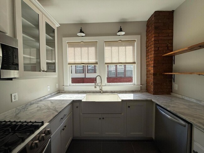 Building Photo - 206 Eveningside Dr