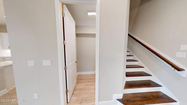 Building Photo - 511 Marquesa Cir