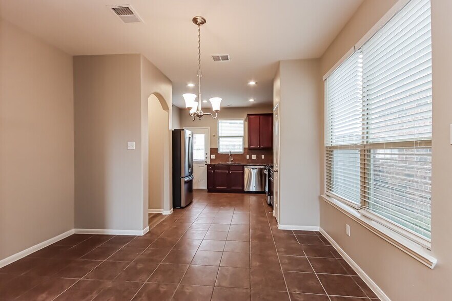 Building Photo - 17115 Amarose Dr