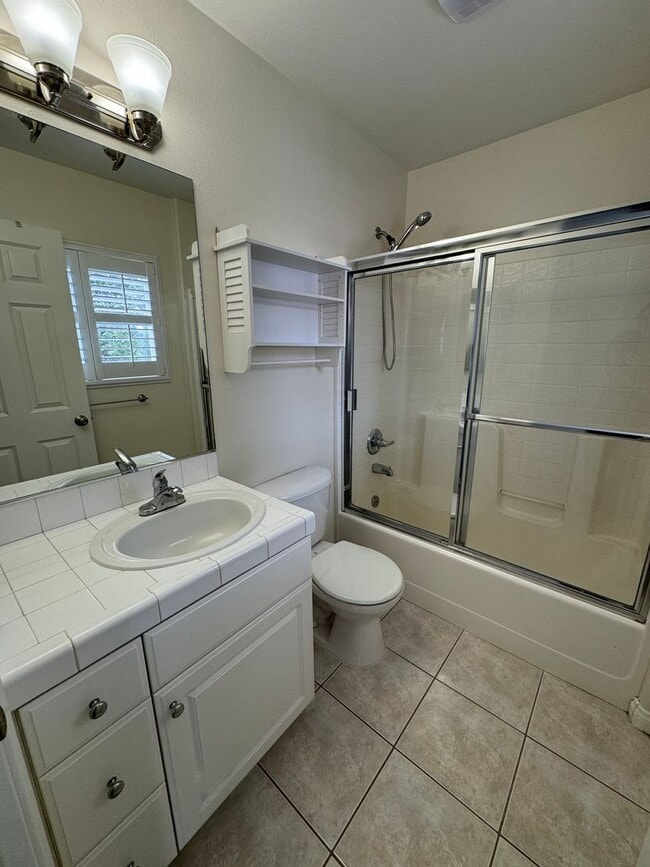 Building Photo - Private Patio, Cozy Fireplace & Prime Thousand Oaks Location