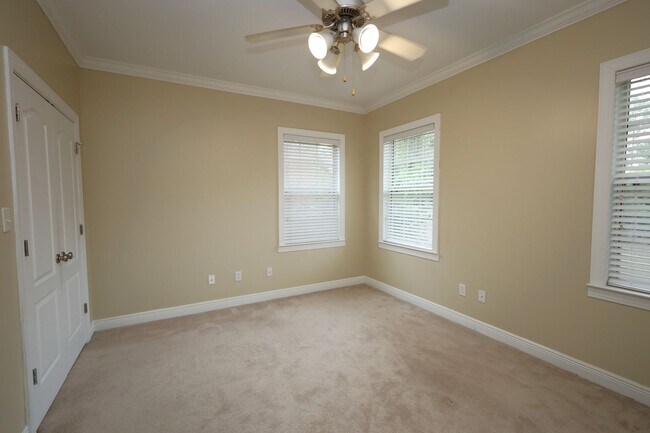 Building Photo - 3798 Bermuda Run Dr