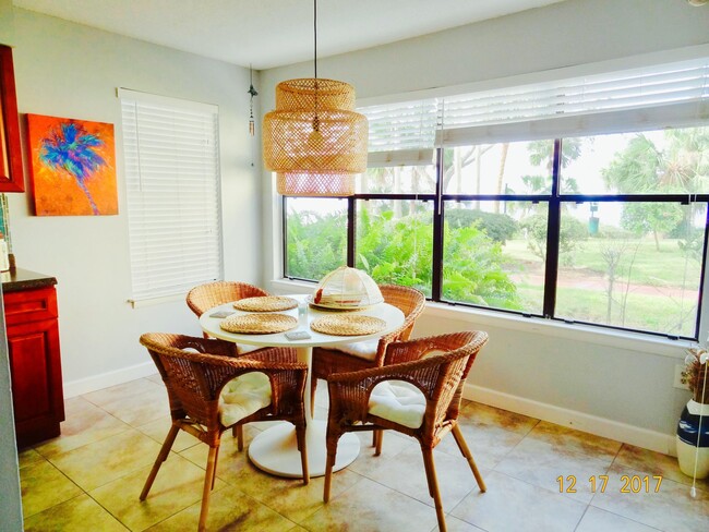 Building Photo - 225 S Tropical Trail