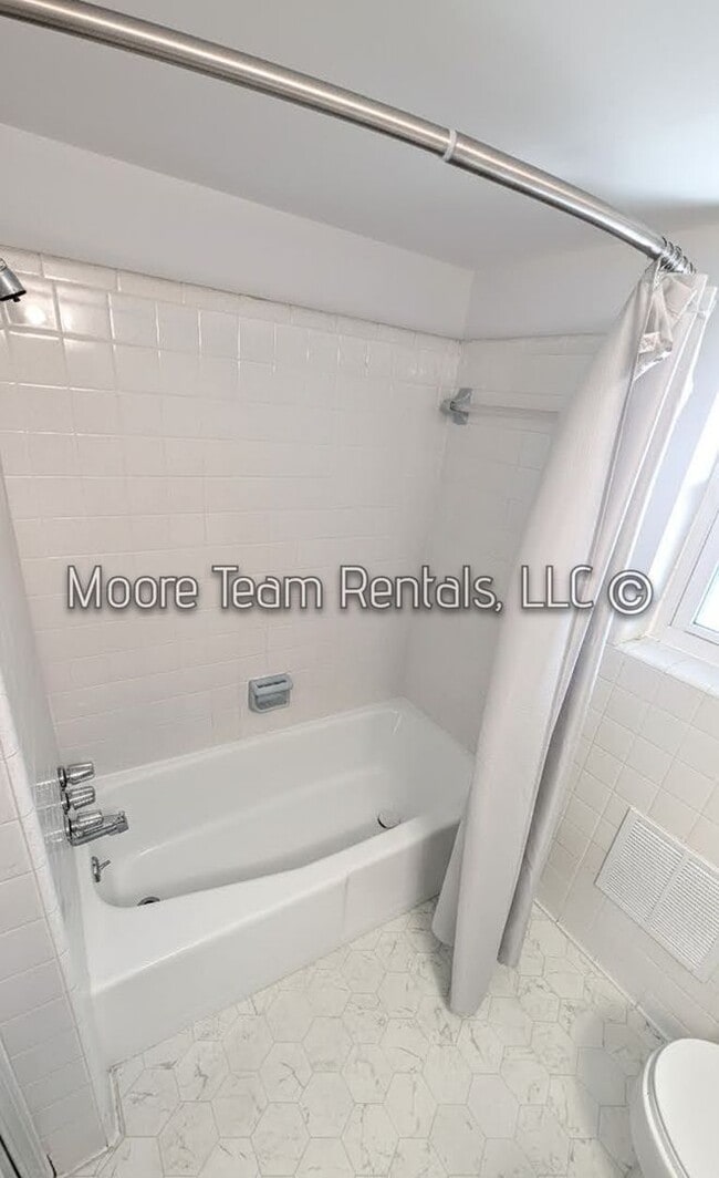 Building Photo - Spacious Updated Home on 1.6 Acres – Prime Location Near Arden, Fletcher & Mills River