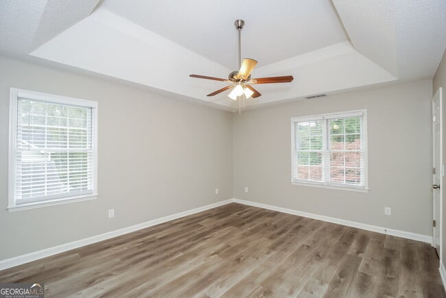 Building Photo - 3330 Dogwood Dr
