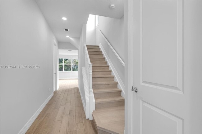 Building Photo - 1595 Evergreen Ter