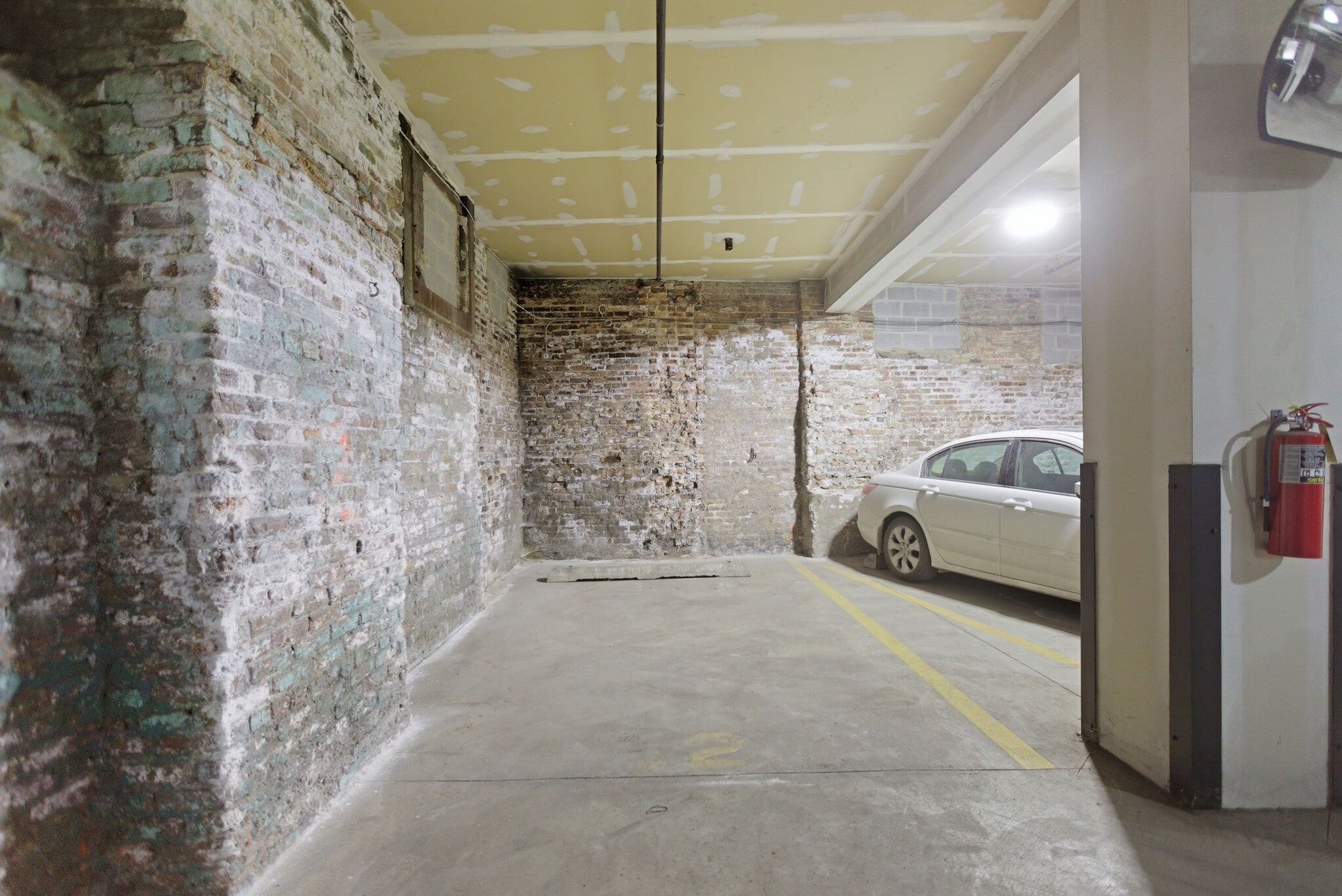 Building Photo - 525 W Superior St