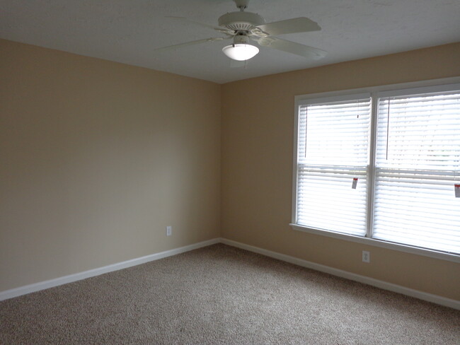 Building Photo - 780 Holcombe Woods Ct