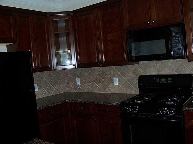 Building Photo - 11040 Brunson Dr