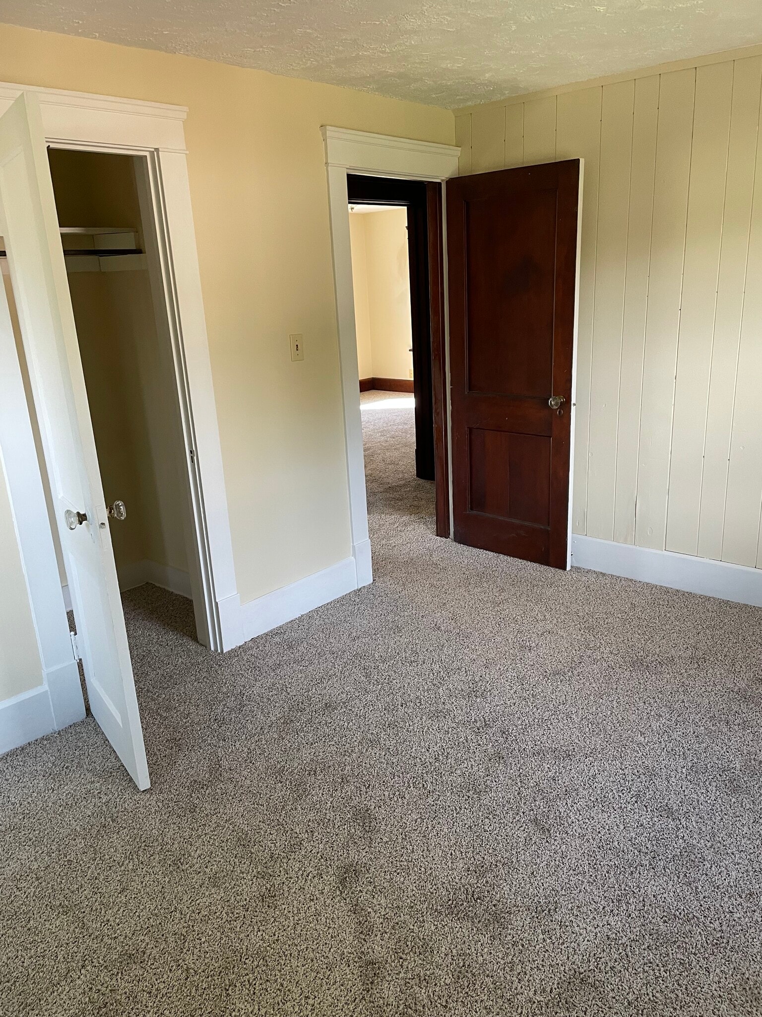 Building Photo - 206 Wales Rd NE