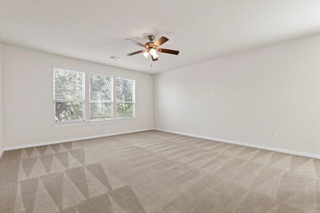 Building Photo - 10112 Lavon Bend