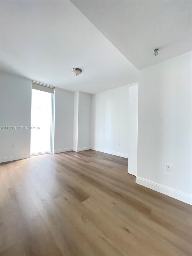 Building Photo - 185 SW 7th St