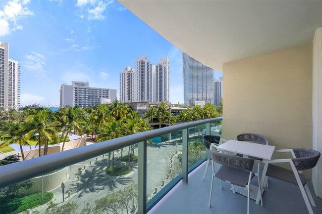 Primary Photo - 19370 Collins Ave