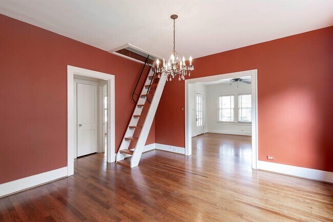 Building Photo - 811 Fugate St