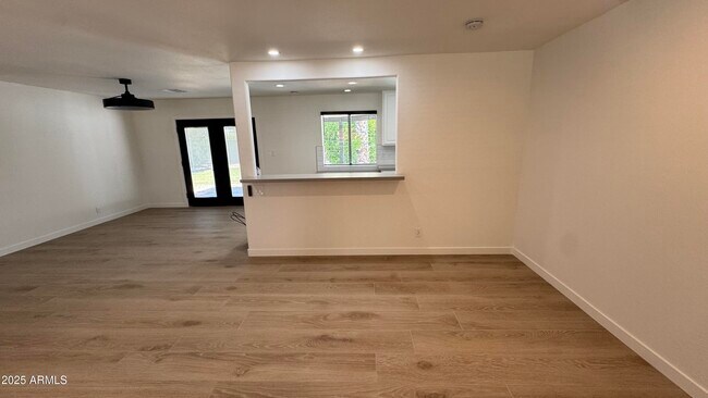 Building Photo - 3109 E Cholla St