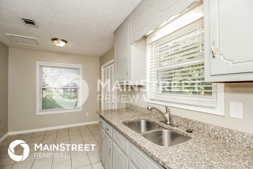 Building Photo - 5824 Stonehaven Dr NW