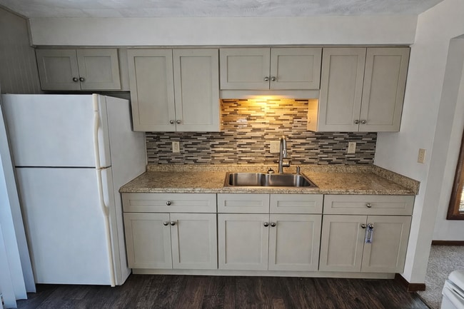 Building Photo - 3306-3308 Shelley Dr