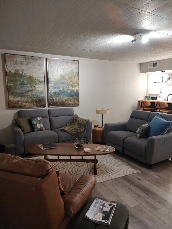 Building Photo - 111 S Meldrum St