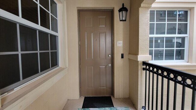 Building Photo - 4445 El Mar Dr