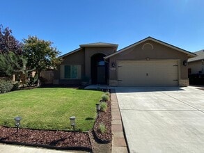 Building Photo - Lovely Home for rent in Visalia,Ca