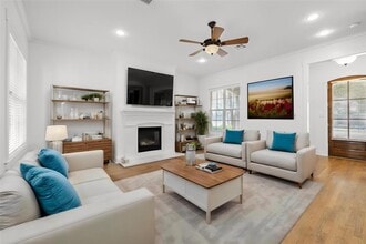 Building Photo - 1607 Chelsea Ln