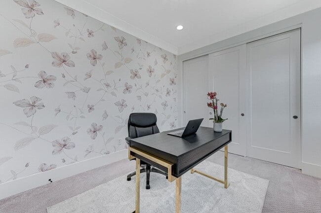 Building Photo - Distinctive Fully Furnished Estate in The Canyons!