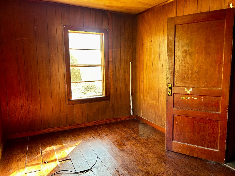 Building Photo - 308 S 1st St