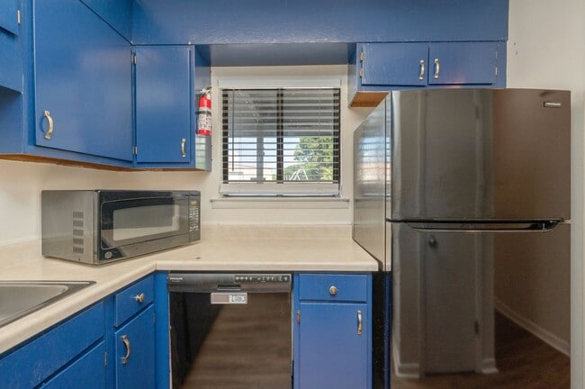 Building Photo - Stunning 2 Bedroom Townhouse in Fort Walto...