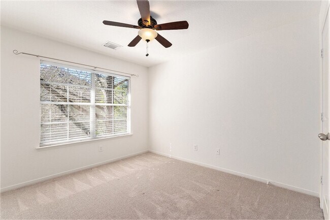Building Photo - Spacious 2-Story, 5-Bedroom Home with a Pool in The Woodlands