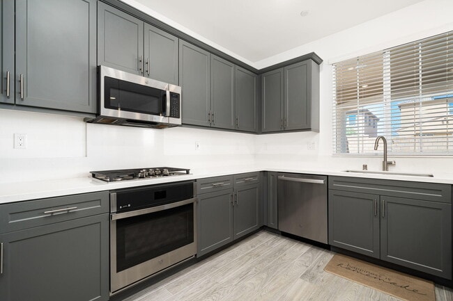 Building Photo - 35393 Sereno Ln