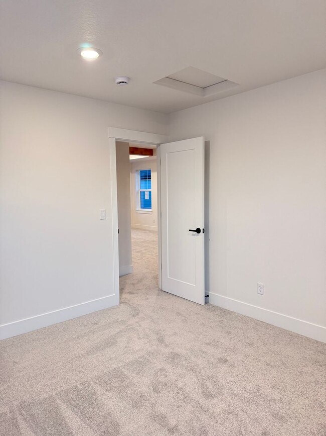 Building Photo - Brand New Home Located in Wine Country! Community Pool & Fitness Center (coming soon!)