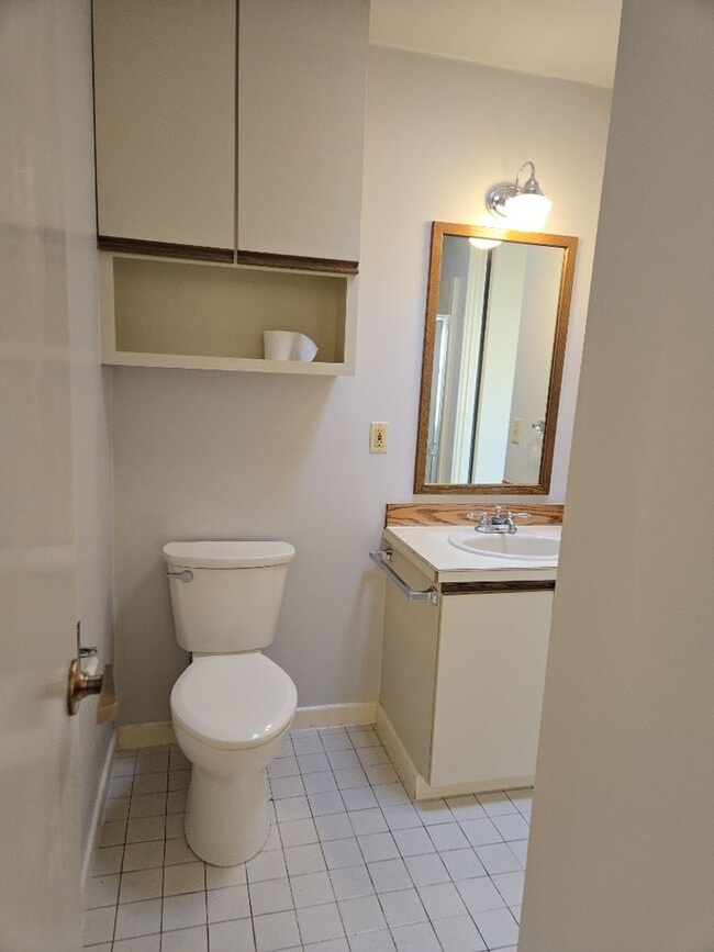 Building Photo - Must See Condo With A Phenomenal View!! $500 move in credit