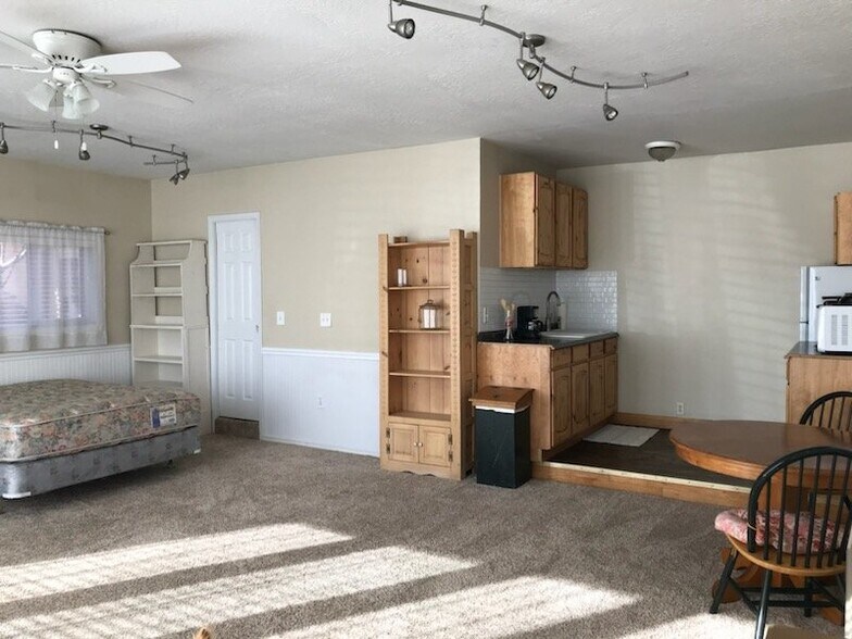 Building Photo - 1352 Pheasant Way