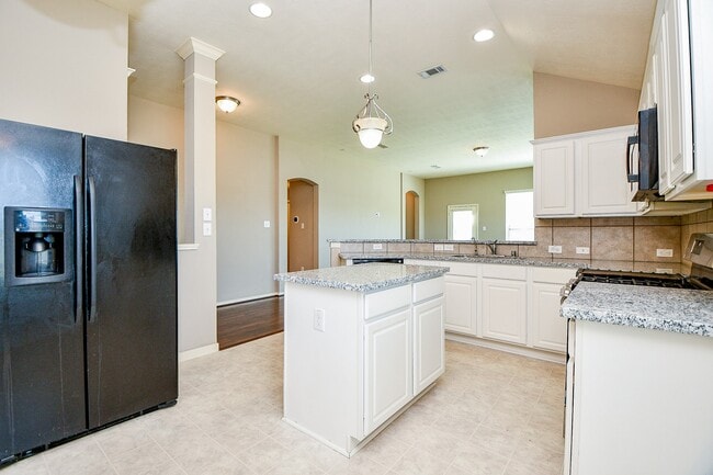 Building Photo - 2023 Manchester Crossing Dr
